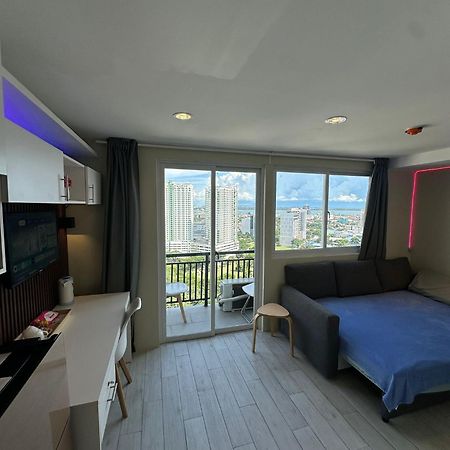 Modern & Comfy Studio - Steps From Ayala Mall, Cebu City Eksteriør billede