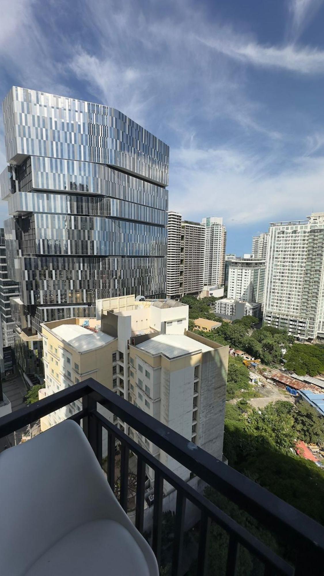 Modern & Comfy Studio - Steps From Ayala Mall, Cebu City Eksteriør billede